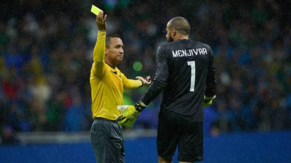 Las decisiones de Iván Barton fueron juzgadas y hasta ahora sigue siendo tema de habla en la prensa azteca que recuerda el arbitraje del encuentro del pasado martes 21 de noviembre.