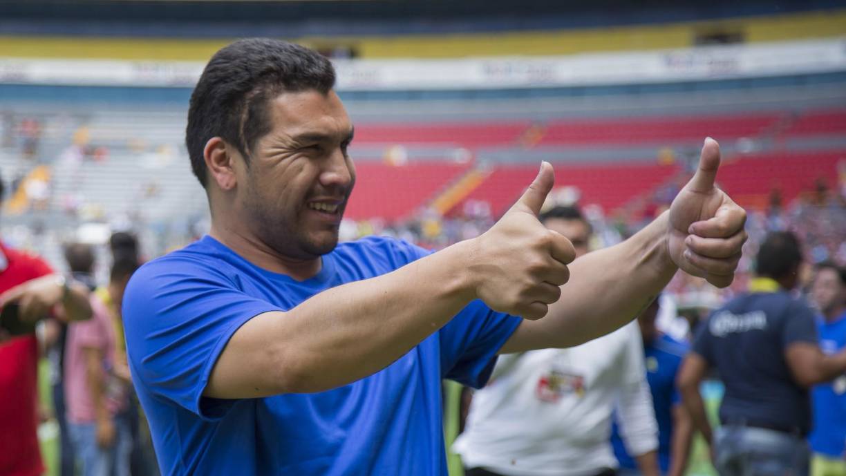 Salvador Cabaña era una estrella del Club América, anotando más de 100 goles en la Liga MX. Estuvo vinculado con el Manchester United y estaba a punto de conducir a Paraguay en el Mundial Sudáfrica 2010 cuando le dispararon.