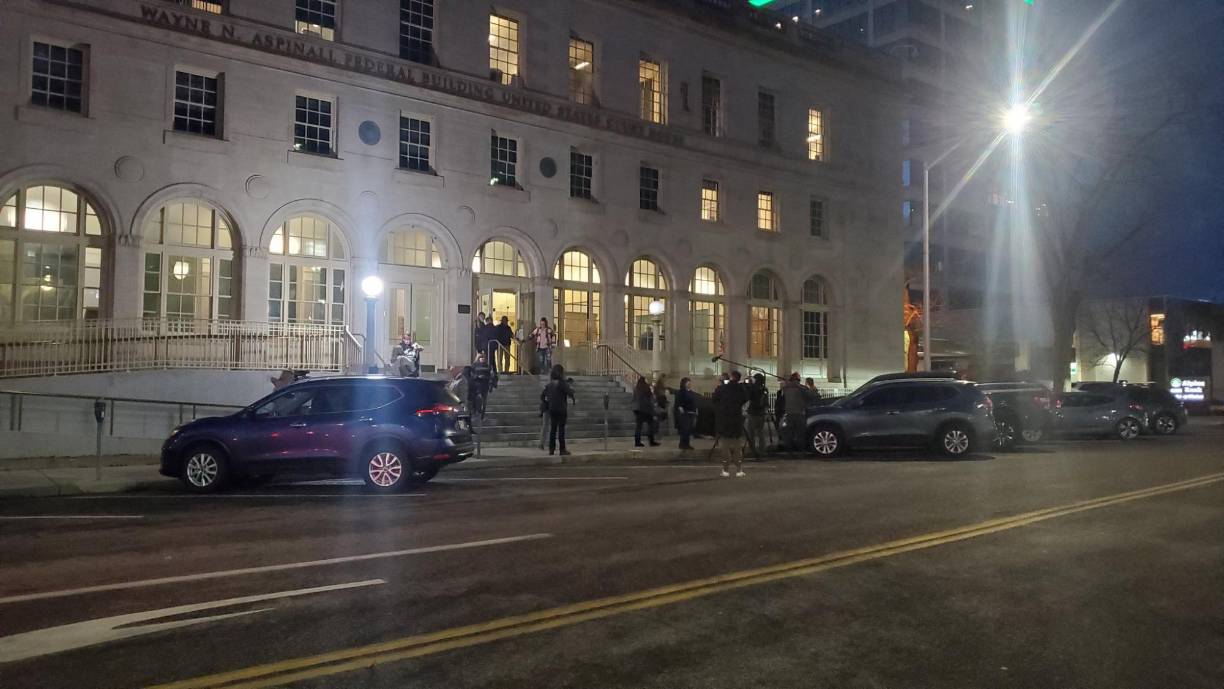 Christine Arguello, jueza federal de distrito de Grand Junction, Colorado, también condenó a Koch el martes a 15 años de prisión.