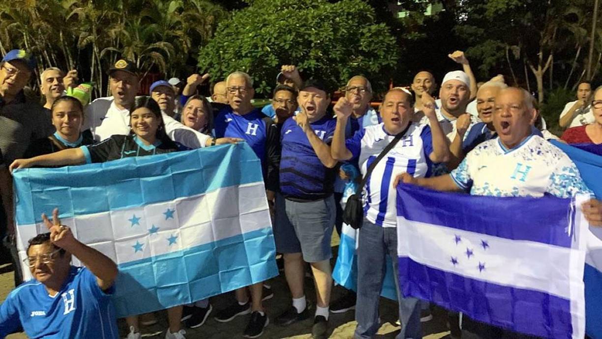 Garra catracha presente: fotos del ambiente Cuba-Honduras en estadio dominicano