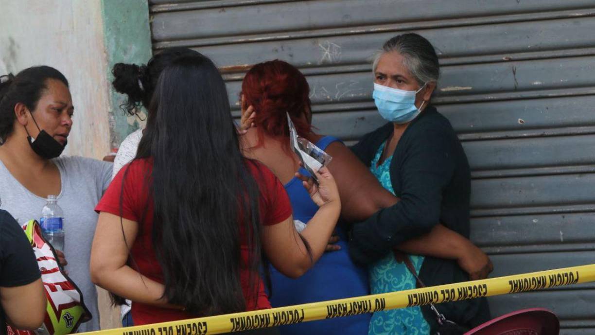 Las víctimas, cuatro mujeres y tres hombres, fueron identificadas como Johana, Scarleth, Gaby y Yahaira Hernández; Manuel, Jorge Cerrato y Kevin Godoy, según el escueto informe oficial.