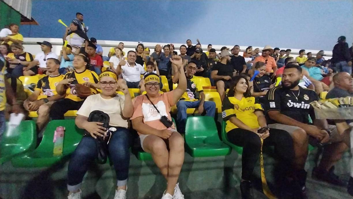 La afición llegó en buena cantidad al estadio Carlos Miranda de Comayagua para disfrutar de la final de ida de la Liga de Ascenso entre Génesis y Platense. 