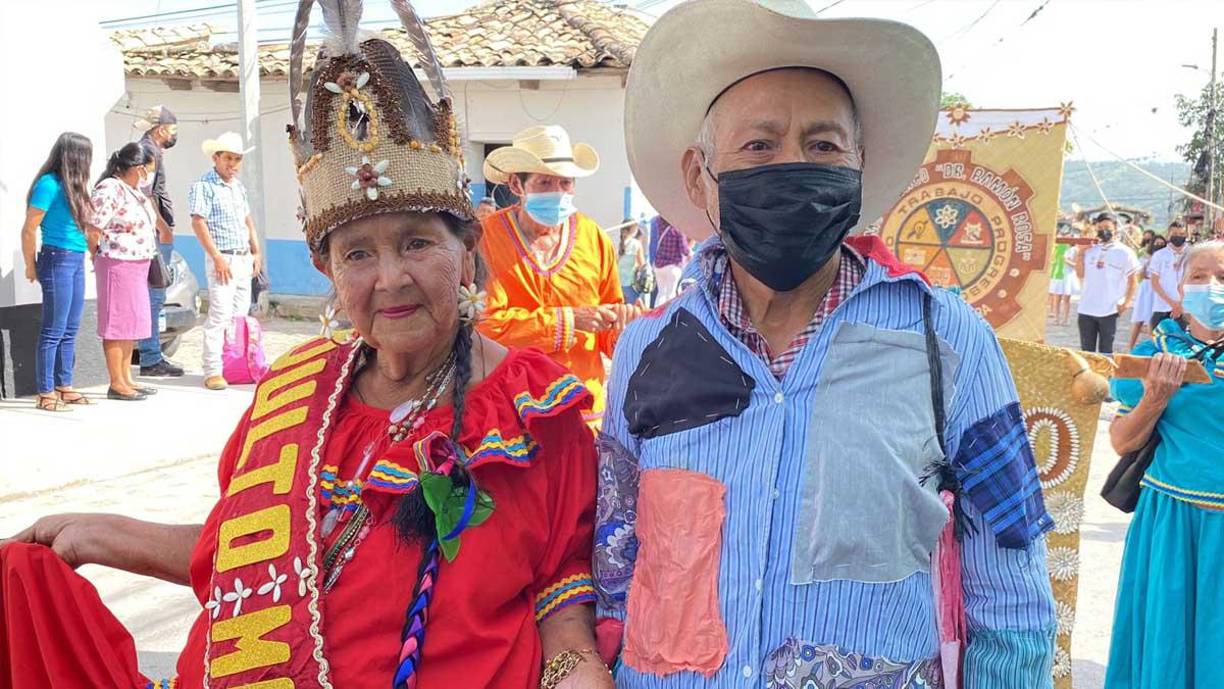 En honor al primer héroe nacional, Cacique Lempira, la ciudad de Gracias festeja este día la Identidad Nacional con un desfile cargado de tradición y cultura lenca.