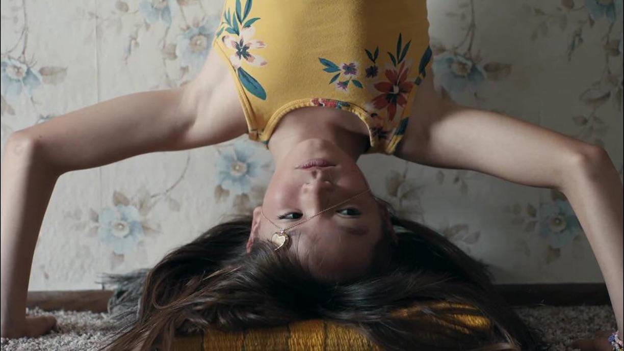 El elenco también es integrado por: Lío Mehiel, Emma Ramos, Sharlene Cruz y la joven cantante y actriz de ascendencia dominicana Leslie Grace, conocida por haber sido elegida para interpretar a Bárbara Gordon en “Batgirl” de HBO Max, aunque finalmente Warner Bros. Discovery canceló los planes de estrenar la película, que estaba a punto de completarse.