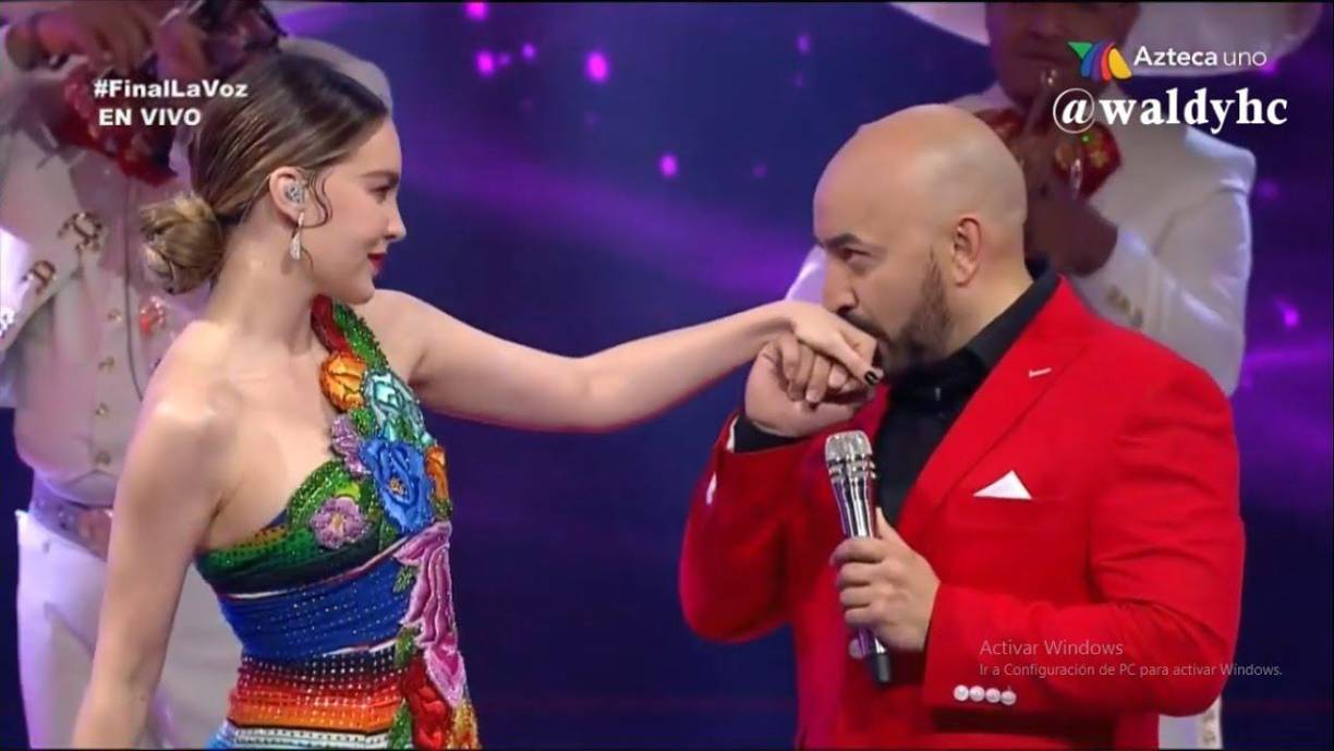 Ariadna Gutiérrez le preguntó a Lupillo si ella entraba a su cuenta de Instagram, pues sabía que tenía a Maripily bloqueada. “Lo que pasa es que viene un momento donde le tienes confianza a la mujer, ¿no? Y yo... el celular ahí está. Y salía algo de que (Belinda decía): ‘Oye, ¿por qué esta muchacha te mandó un mensaje?’... La saludé el otro día en un show de radio y lo que sea... (Ella contestaba): ‘Entonces andas muy amable’, pues soy una persona que saluda a todo mundo (le dijo Lupillo a Belinda)’.