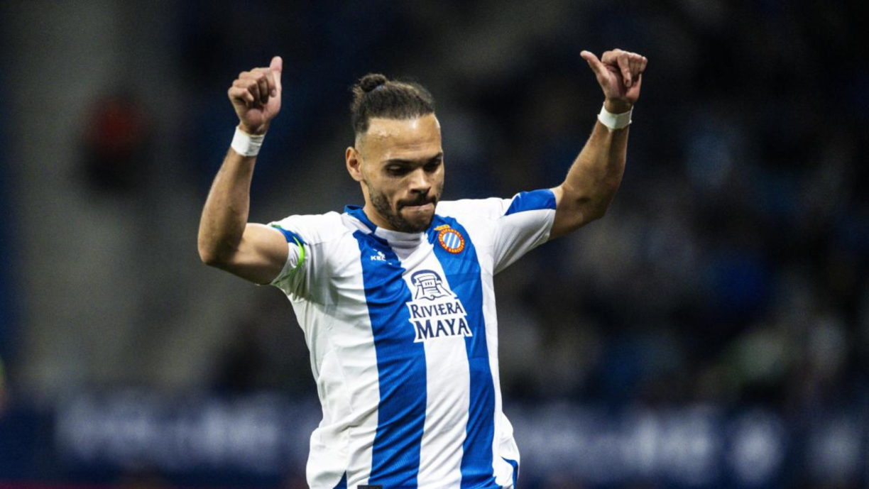 Martin Braithwaite, eufórico tras ascender con el Espanyol a Primera, lanzó un recado a la directiva: “Hace un año me hicieron una oferta de renovación, pero fue una falta de respeto”. El delantero danés aún tiene contrato en vigor con los catalanes.
