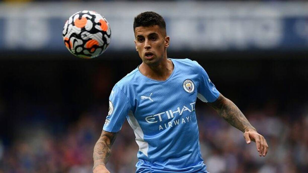El jugador del Manchester City Joao Cancelo es la principal apuesta del FC Barcelona para reforzar el lateral derecho la próxima campaña, así lo informó Mundo Deportivo.