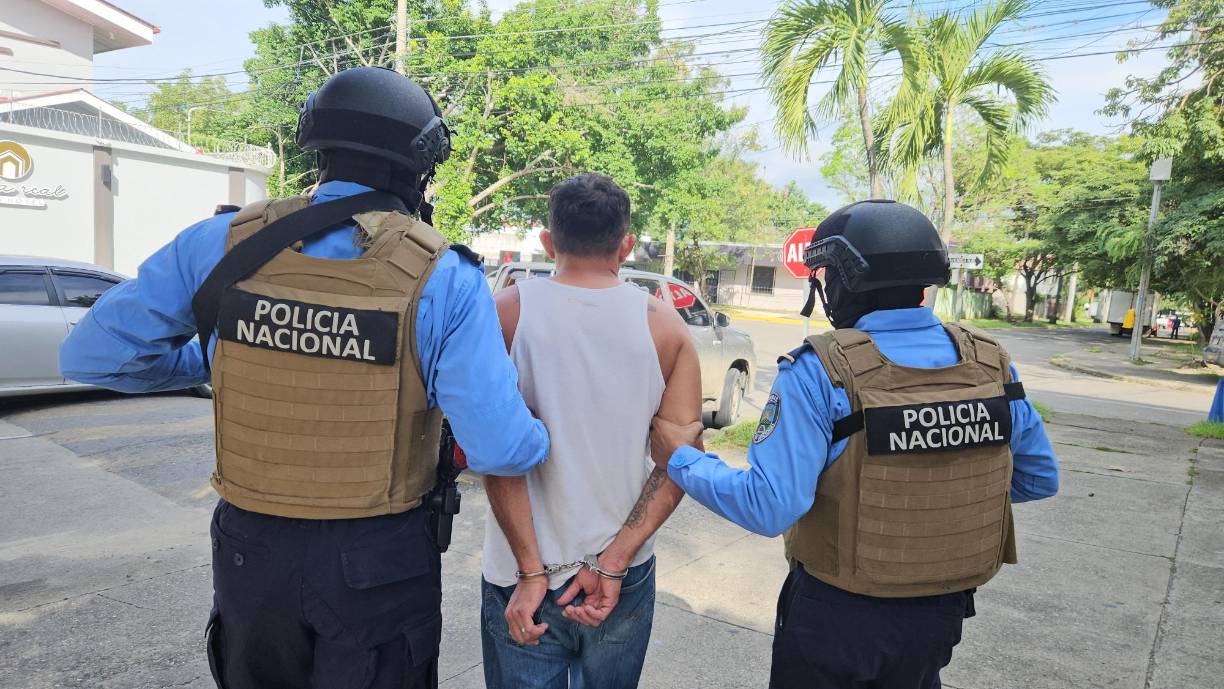 Al momento de la detención se decomisó un teléfono celular que era utilizado para realizar llamadas intimidatorias.