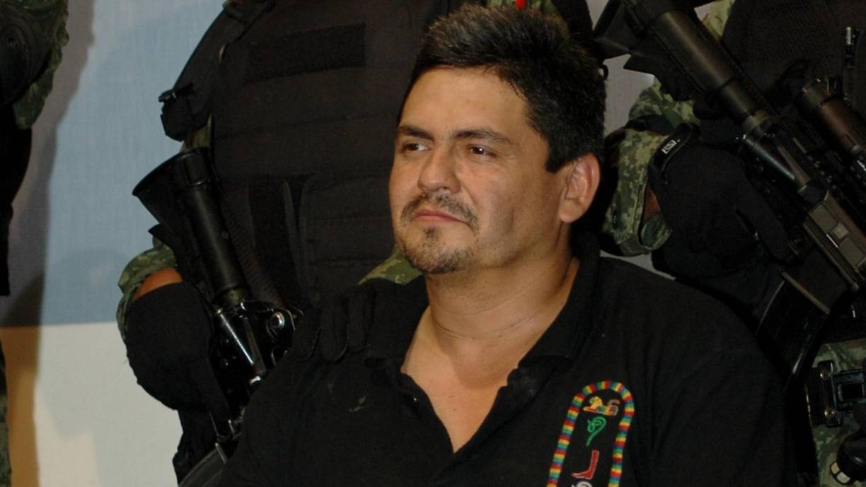 Nava Valencia fue identificado en México como líder del Cártel del Milenio desde 2003, tras la detención de su tío, Armando Valencia Cornelio, alias ‘El Maradona’. Después de varios años al frente del cártel, ‘El Lobo’ fue arrestado el 28 de octubre de 2009 en un operativo realizado en Guadalajara, Jalisco, por el Ejército, y acusado de delitos contra la salud y delincuencia organizada.