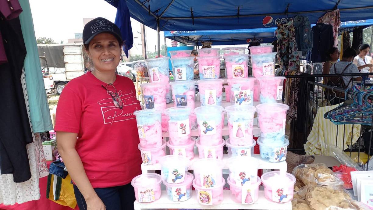 Karol Cárcamo, venta de dulces y detalles.