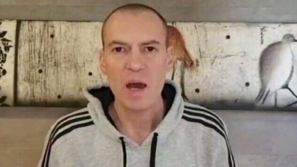 “Antes de la pandemia del COVID, me dio una cosa, que no se la recomiendo a nadie, que se llama Clostridium. Es una infección en el estómago que si no te la cuidas con unos antibióticos fuertísimos te puede llegar a perforar el intestino y el páncreas”, contaba Marín en 2020 en un diálogo con su colega Javier Alarcón.