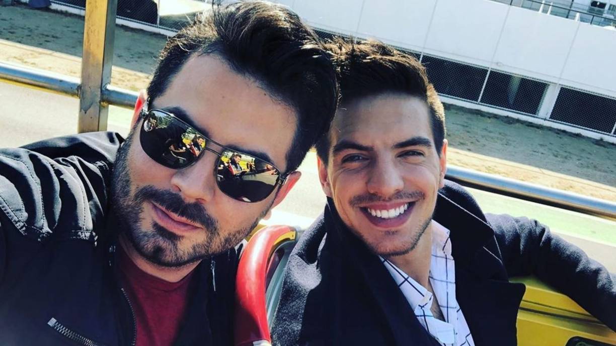 “De repente me mandan videos de lo que se está diciendo y está cañón. Se dice que fue en una filmación, que chocó, que hasta mi hermano lo había golpeado y son cosas que pues no, ni al caso”, dijo el actor y recalcó lo dicho por su padre: “Del accidente, pues yo no estuve ahí, pero lo que explicó es que estaba jugando con estas cosas de realidad virtual, yo lo he hecho una vez y es algo que está peligrosón”.