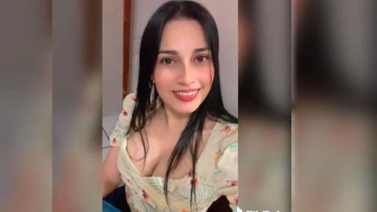 Tras la reanudación de labores en la morgue en San Pedro Sula, se pudieron realizar las autopsias a los cadáveres que estaban pendientes de reclamar. Ahí, su madre, Ana Luisa Cardona, identificó el cuerpo.