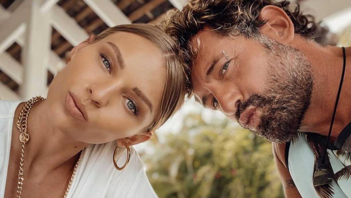 Por otro lado, el actor explicó que su nueva telenovela ‘Los caminos del amor’ también influyó en que pusieran en pausa los preparativos de la boda. No obstante, advirtió en qué fecha planean reanudar sus planes de nupcias.