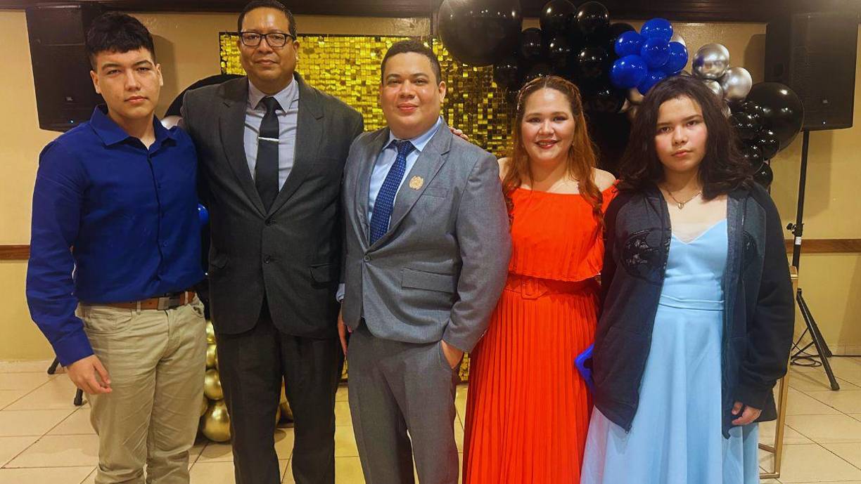 Su familia materna: Gabriel Machado, Carlos Machado, Alejandro Machado, Victoria Reyes y Luciana Machado