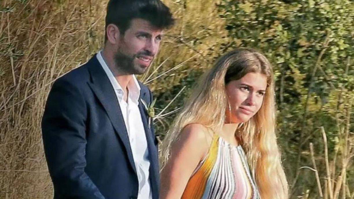 “Clara está integrada con los amigos de Piqué. Esa es una cosa que Shakira nunca ha conseguido”, reveló la novia de Riqui Puig. 