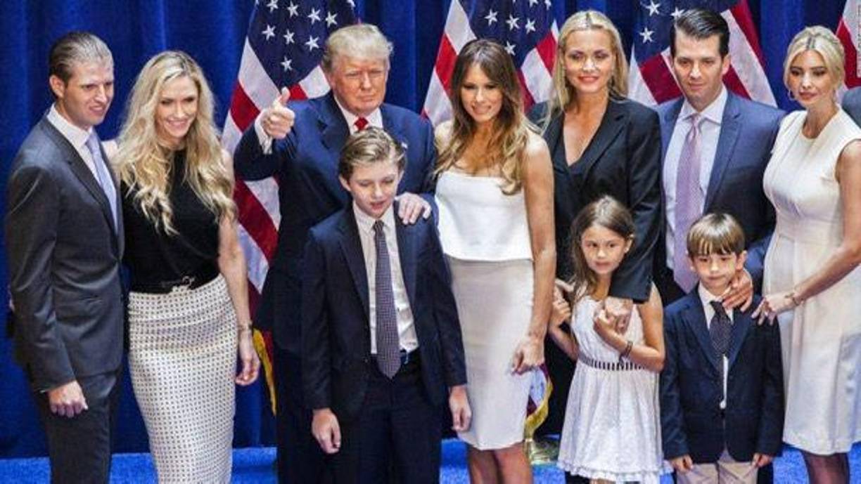 A lo largo de los años, Barron ha sido reconocido por su altura notable y por mantener un perfil bajo en comparación con sus hermanos. 