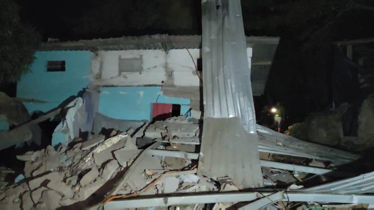 Se conoció que la familia que habitaba la casa utilizaba la misma para almacenar productos pirotécnicos. 