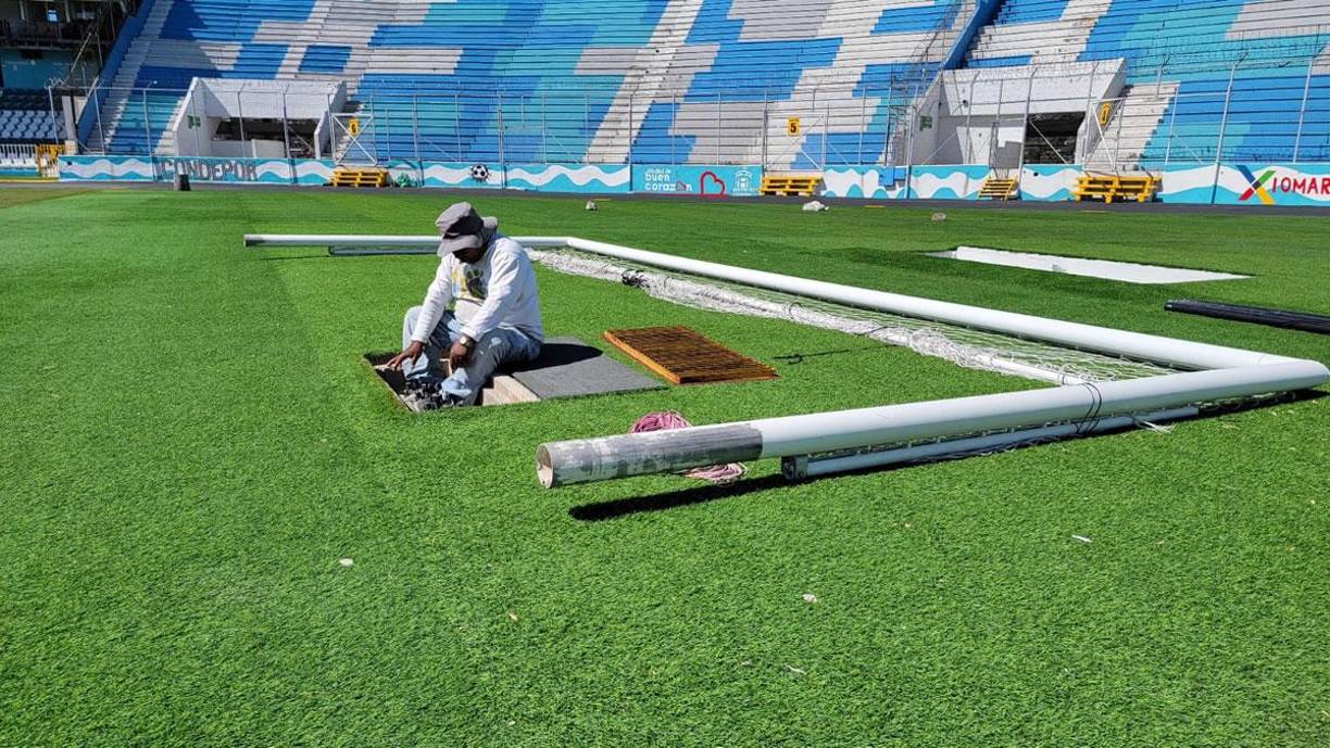 Las porterías del estadio Nacional Chelato Uclés han sido retiradas y estas serán instaladas hasta el jueves, día del partido de la Gran Final.