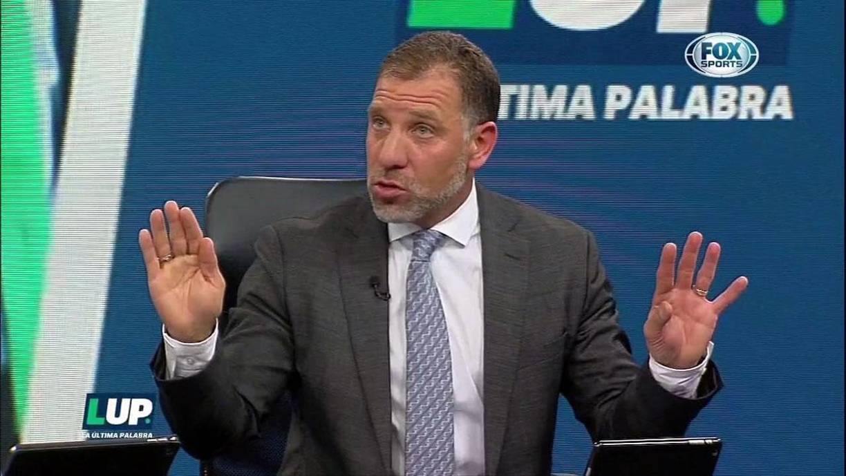 El primero en anunciar su salida fue el exfutbolista Alberto García Aspe, una de las leyendas del fútbol mexicano, mundialista y figura de equipos extranjeros como River Plate de Argentina. Participaba en el programa “La Última Palabra”.