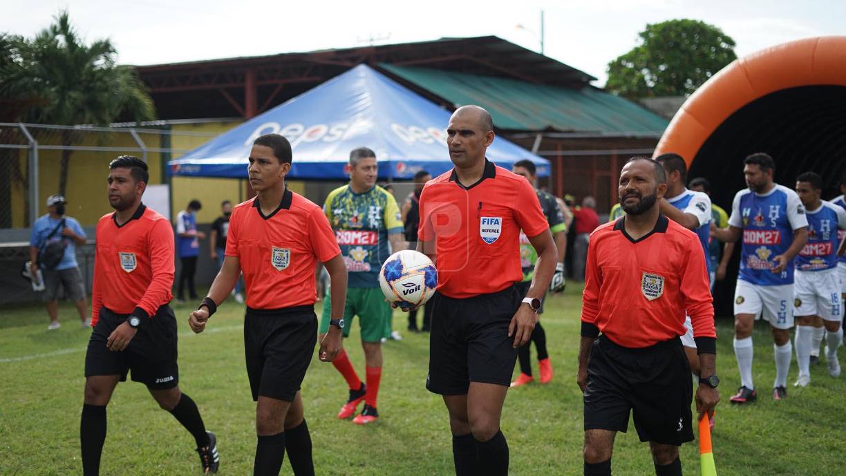 El árbitro central Óscar Moncada fue el encargado de impartir justicia en el partido.