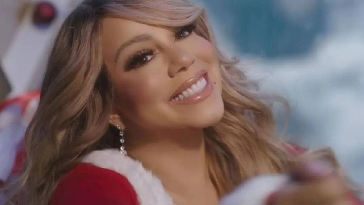 Desde su lanzamiento en 1994, este villancico se ha transformado en el tema navideño por excelencia, una composición que ha roto la barrera del idioma y se escucha en demasía hasta en países donde el inglés no es el idioma nativo. 