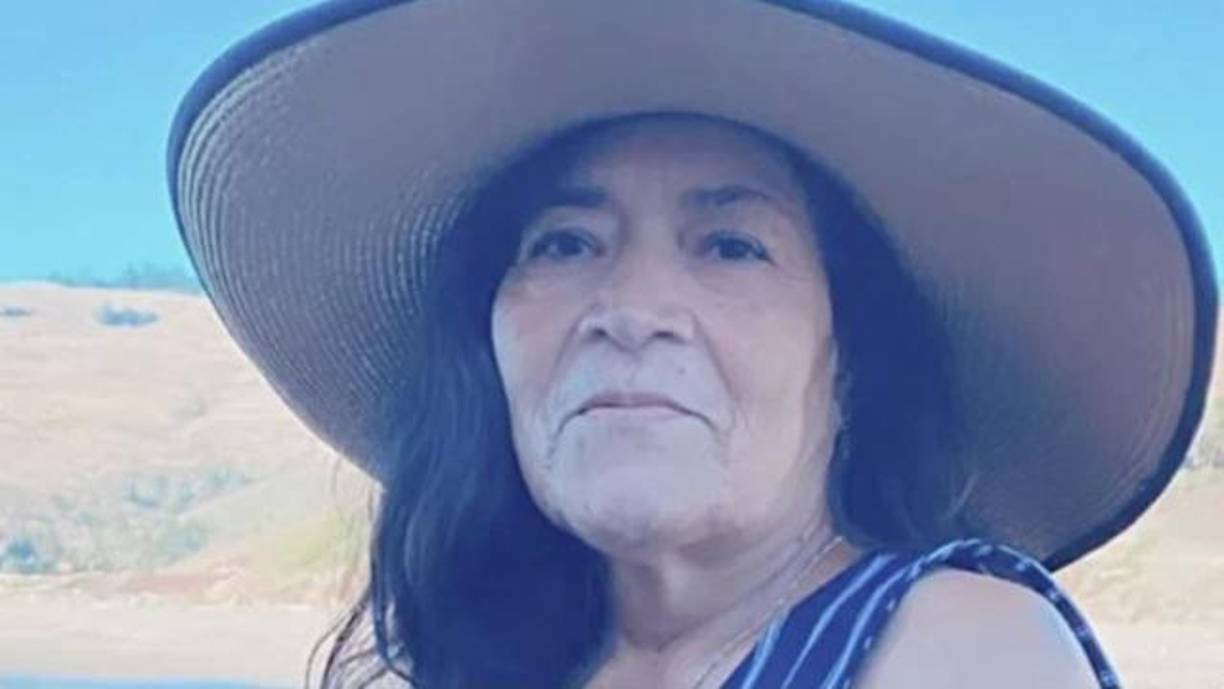 El medio Univisión informó que, tras la denuncia de la muerte de la mujer, la Policía de Santa Rosa inició una búsqueda para dar con el paradero del sospechoso.