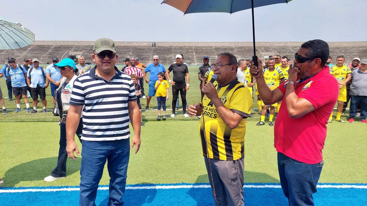 Los fines de semana cuenta con actividad también en liga de veteranos.