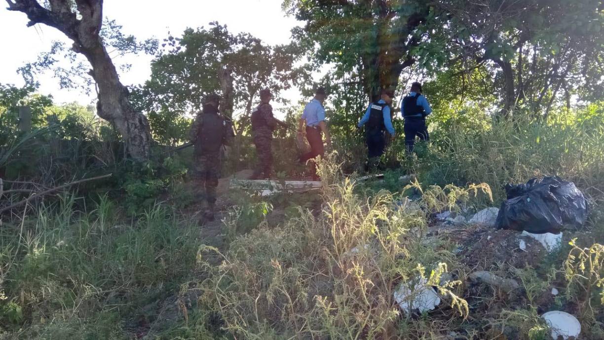 “Entre 2020 y 2021, el Ministerio Público les incautó a “Los Olanchanos” 817 kilos de cocaína y 33 paquetes de marihuana (7,542.9 gramos) en cuatro distintas operaciones: la del 29 de junio de 2021 cuando la Atic interceptó una cisterna para acarrear gas LPG, a la altura de Limones, Olancho, incautando 488 kilos y el arresto de Kennet Oswaldo Bonilla Rogel, condenado a 10 años de cárcel por tráfico de drogas”, señaló la Fiscalía.