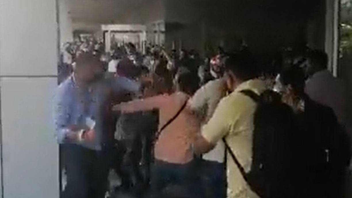 “Antes a nosotros nos gaseaban. no sé que protección que tienen a favor de estos cachurecos”, comentó.