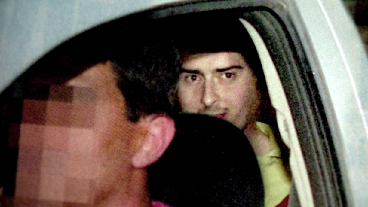 Cuando Alfredo Galán Sotillo se entregó, los agentes no creyeron de inmediato su confesión. Sin embargo, mencionó un dato que solo el asesino podía conocer: los puntos azules en las cartas encontradas en las escenas del crimen. Este detalle confirmó su autoría.
