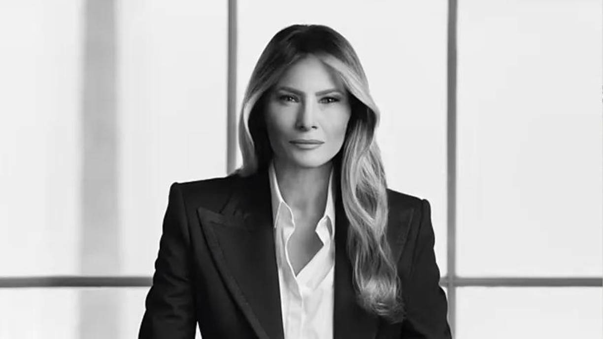 La Casa Blanca presentó este lunes el retrato oficial de la primera dama, Melania Trump, una imagen en blanco y negro obra de la fotógrafa belga Regine Mahaux.