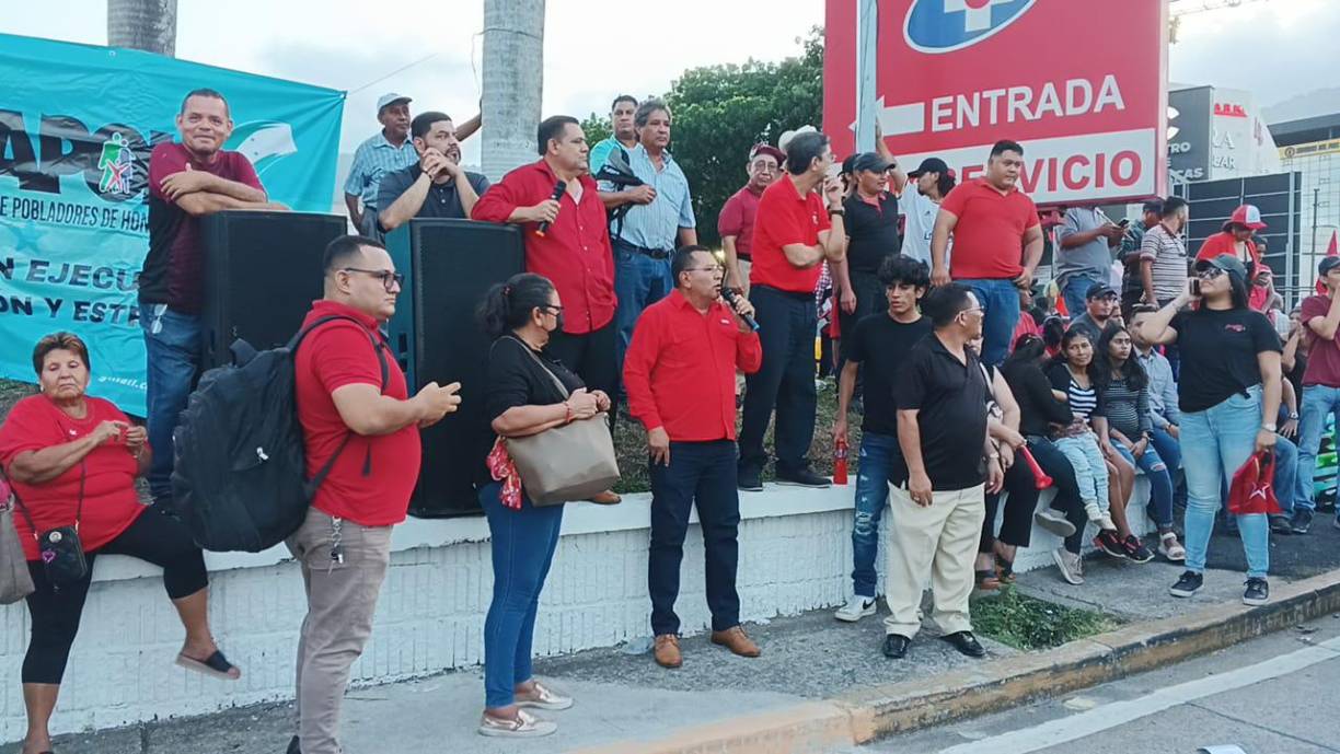 “El pueblo tiene un concepto bien claro sobre su realidad: aguanta hambre, tiene necesidades, ha estado aplastado y oprimido por siglos, su liberación cuesta”, dijo a periodistas el coordinador general de Libre, el ex presidente hondureño Manuel Zelaya.