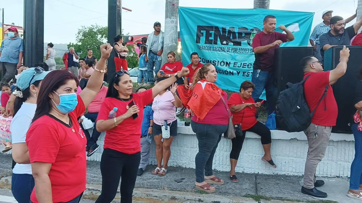 "Se debe combatir la corrupción y si se está llamando a expertos internacionales, es porque aquí (en Honduras) el sistema no funciona", subrayó Zelaya, quien fue derrocado cuando promovía una consulta popular denominada la "Cuarta urna", orientada a reformas constitucionales, desoyendo impedimentos legales que entonces aducía la cuestionada justicia de su país.