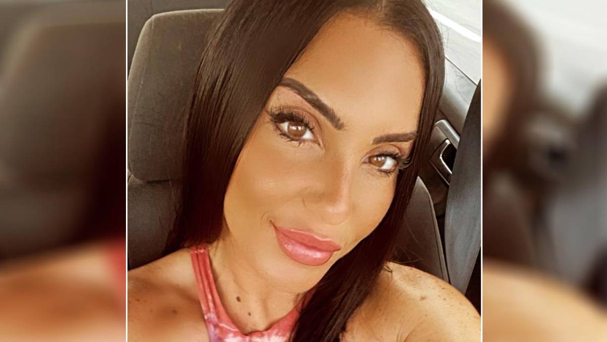 T<br />También, siempre según sus manifestaciones, que el tejido graso que se extraía tenía un color hemático y le instó a que acabara la intervención “por las cifras tensionales”.