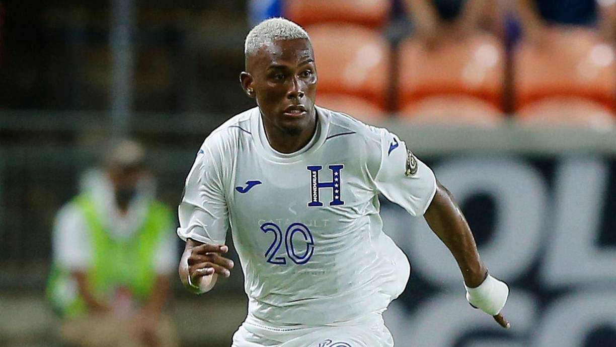 Deybi Flores: El futbolista Panetolikos de la Superliga de Grecia será uno de los centrocampistas de contención de la H.