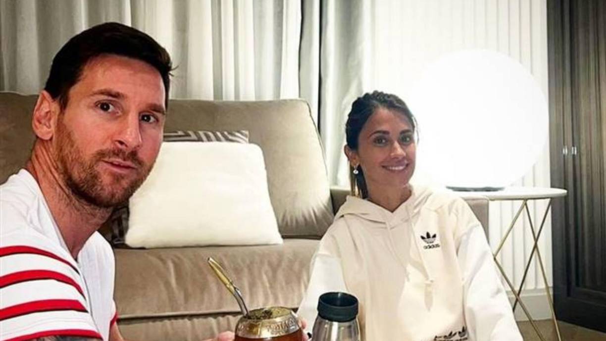 <b> Messi </b>y <b>Antonela Roccuzzo</b> llevan casi medio año viviendo de París, desde que el astro argentino fichó por el Paris Saint Germain. En las últimas horas se ha conocido la curiosa casa en donde reside el campeón del Mundo en Francia al lado de su familia.