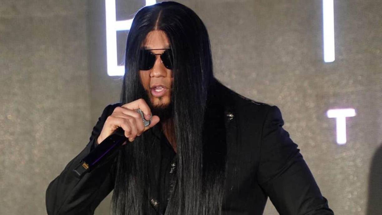 A través de sus redes sociales, el cantante de 34 años compartió la sensible noticia del fallecimiento de su abuela, quien figuró como una persona importante en su vida. 