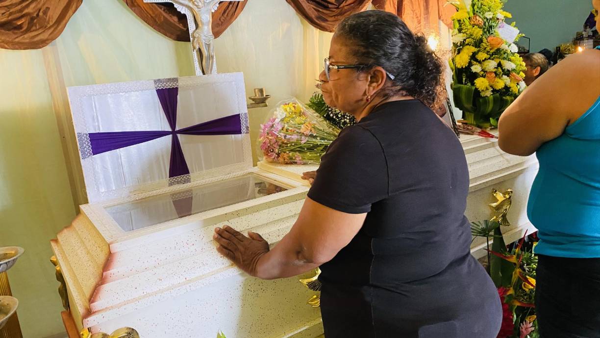 ”Juanita”, como era conocida, disfrutaba hacer recorridos en la naturaleza. Sus hijos relataron que recientemente había escalado la Montaña de Celaque, así como zonas montañosas de Ocotepeque. Aprovechaba los fines de semana para tomar energía proveniente de sus caminatas en medio del bosque. 
