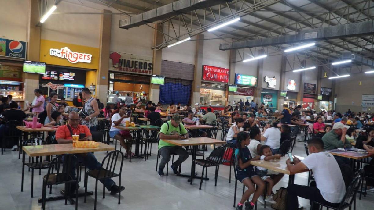 A partir de este miércoles y jueves esperan la mayor afluencia de viajeros entrando y saliendo por la terminal.