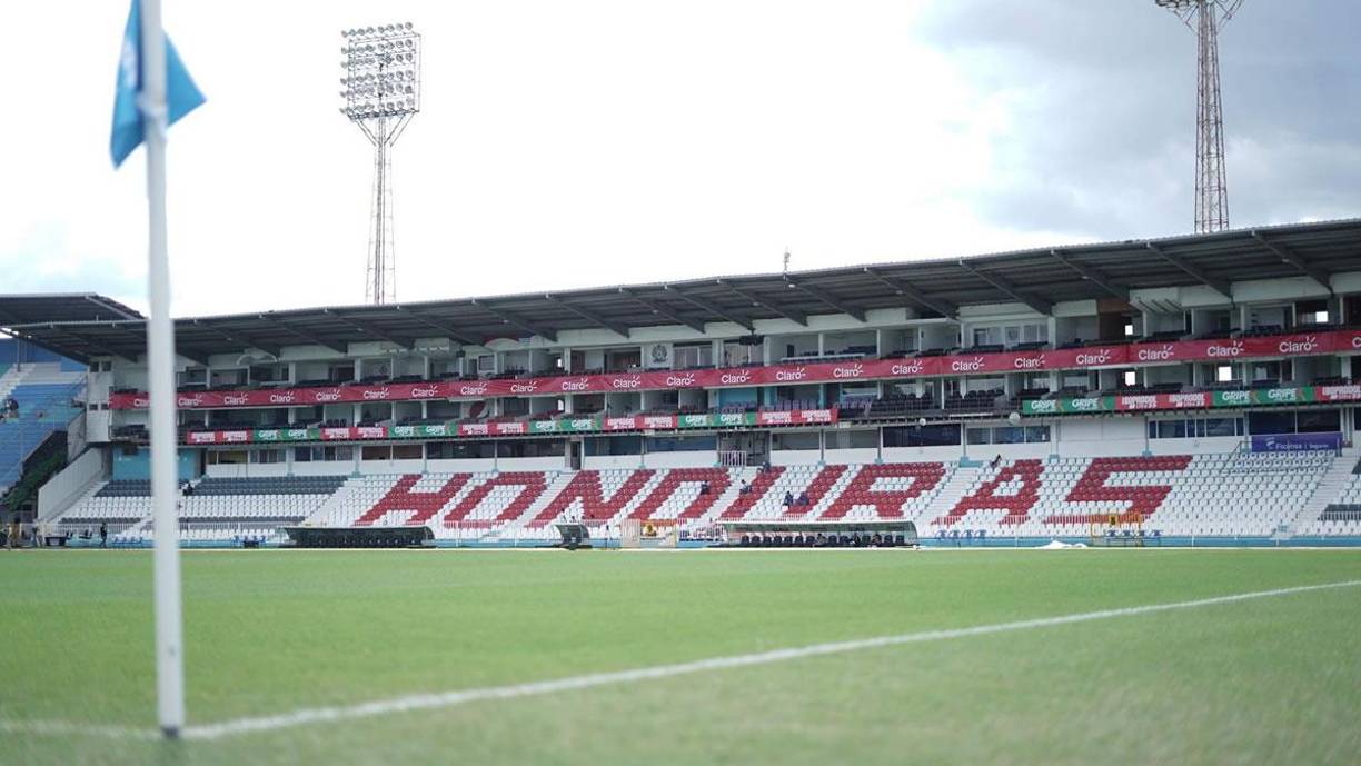 El Nacional Chelato Uclés abrió los portones a las 2 de la tarde para el público hondureño que arropará a la afición catracha ante los cubanos. ¡La H está obligado a ganar el partido!