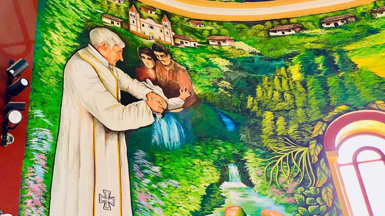 Un pequeño y pintoresco municipio en el que tradiciones como la elaboración artesanal de puros de tabaco, herrería, carpintería, elaboración de pan casero en hornos de barro y otras actividades, se conservan y son parte del diario vivir de las familias dulcenombrinas.