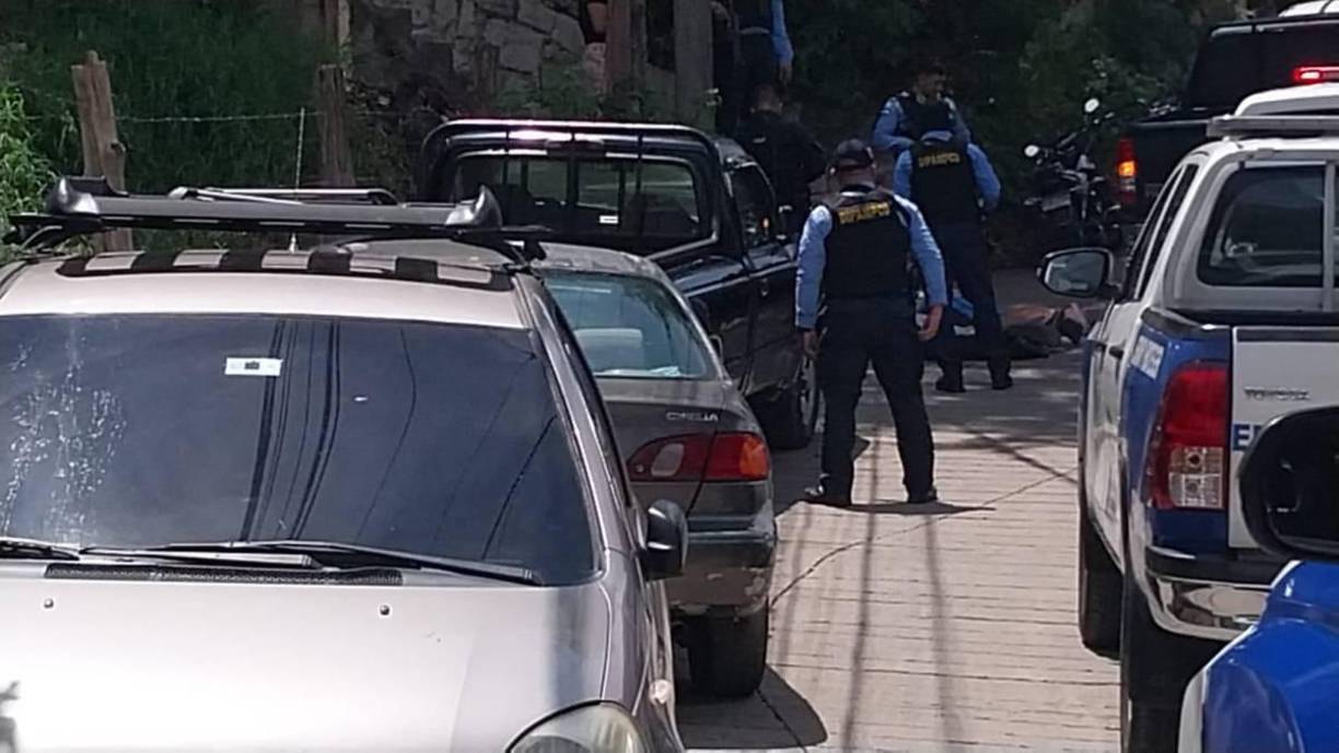 Tras el enfrentamiento, la Policía Nacional y otros entes de Seguridad montaron un intenso operativo para capturar a los responsables de iniciar el tiroteo y de asesinar al funcionario policial. 