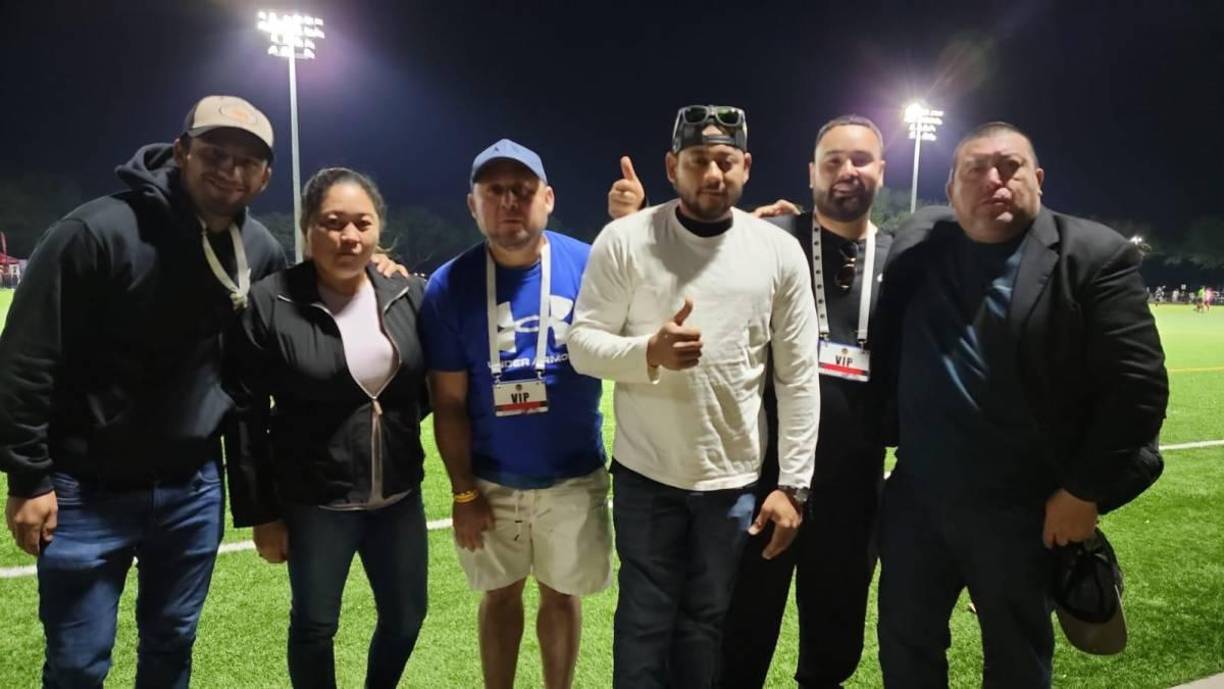 Angelo Padilla (jugador guatemalteco), Lizeth Guevara (prima de Amado Guevara), Alexander Espinoza y el profesor López Manríquez estuvieron presente en el eventazo en New Orleans.