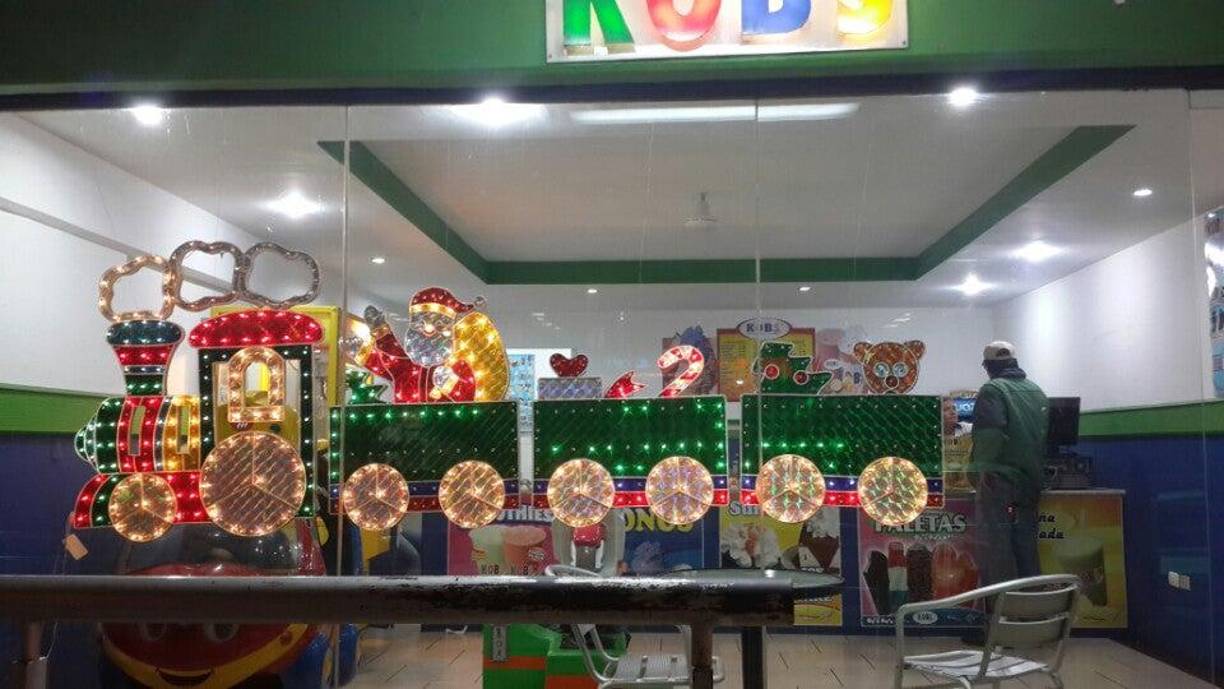 Sus operaciones no se limitaron a fronteras hondureñas, la fórmula de los helados fue tan exitosa que incluso abrieron tiendas en Guatemala y la idea era abrirse camino en otros países del vecindario. 