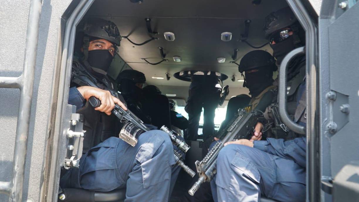 Policía exhibe en SPS cuatro Black Mamba que llegaron al país