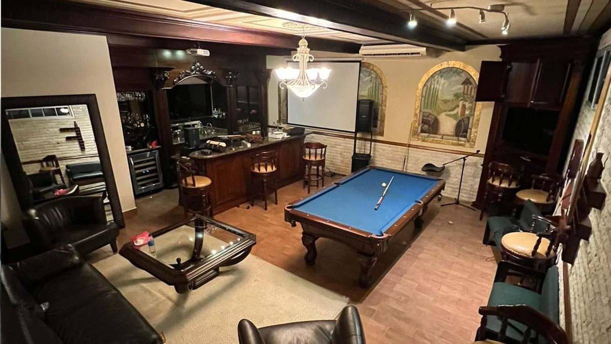 Entre los bienes que ayer miércoles y este jueves se le entregan a la Oficina Administradora de Bienes Incautados (OABI), se encuentra un cine y la casa matriz de la Sociedad Mercantil Servicios y Productos Múltiples de Honduras S.A. de C.V. que opera con el nombre comercial Texaco Agas, ubicada en la Colonia Panting, bolevard del Sur, San Pedro Sula.