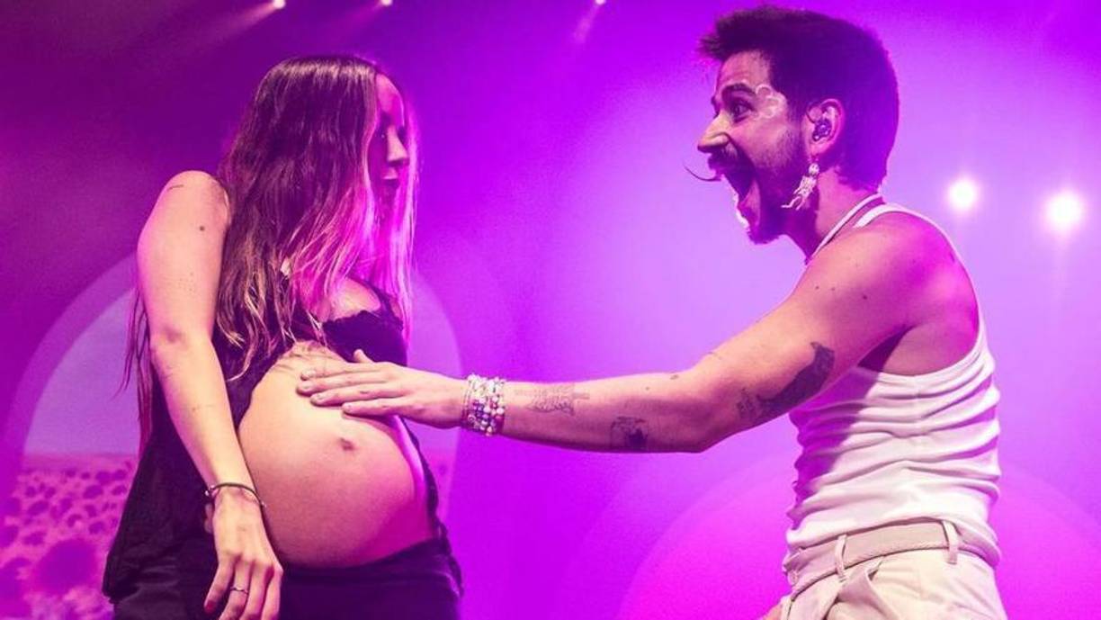 ”La verdad es que siempre he querido poder mostrar lo más real de nuestras vidas en los conciertos, en redes, en todo, entonces que la gente haya podido acompañarnos en el proceso de embarazo y la gira fue super bonito”, agregó Evaluna, mientras era acompañada de Camilo. 