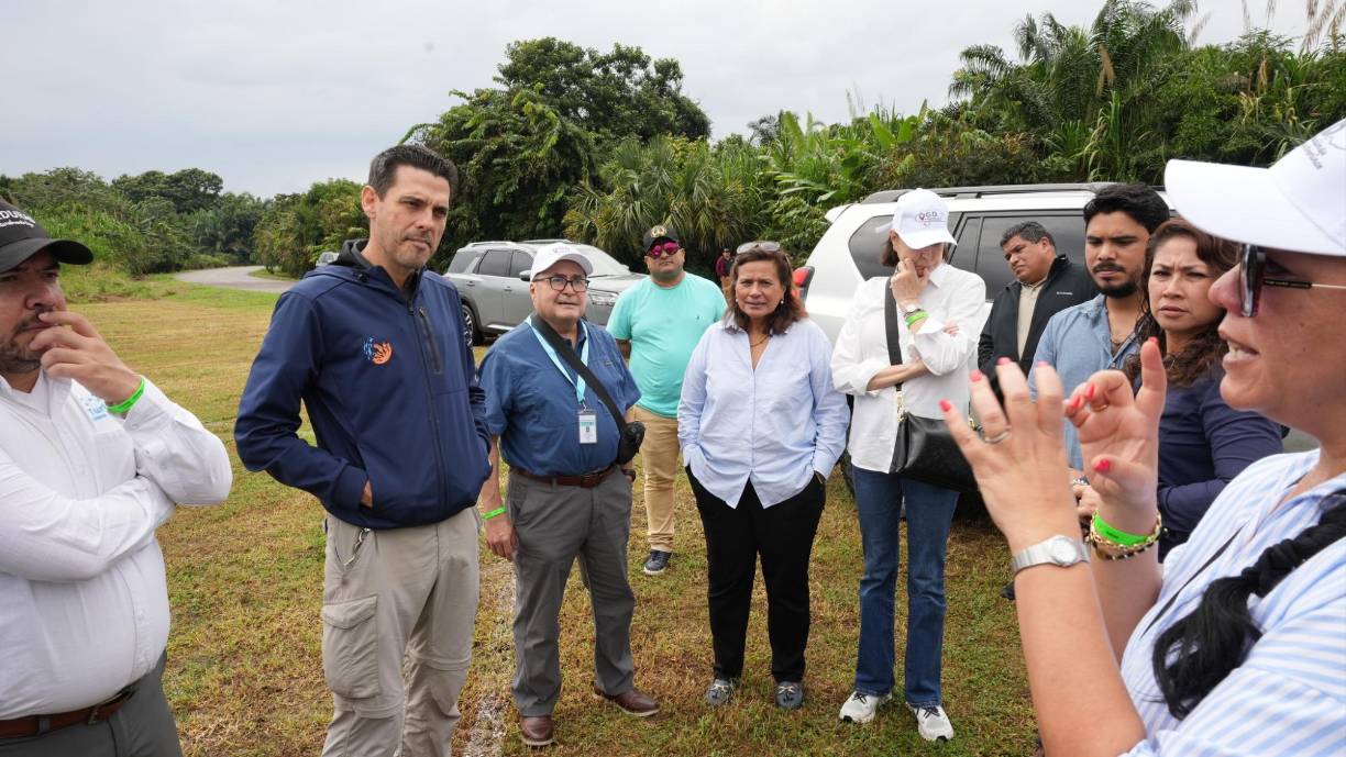 Durante su segunda visita, los representantes de ITM, operadores actuales del puerto de cruceros en Roatán, sostuvieron una reunión con altos funcionarios del Gobierno, entre ellos la ministra de Turismo, Yadira Gómez y piezas claves del turismo en Tela, como el director de Tela Marine, Antal Borsock. 