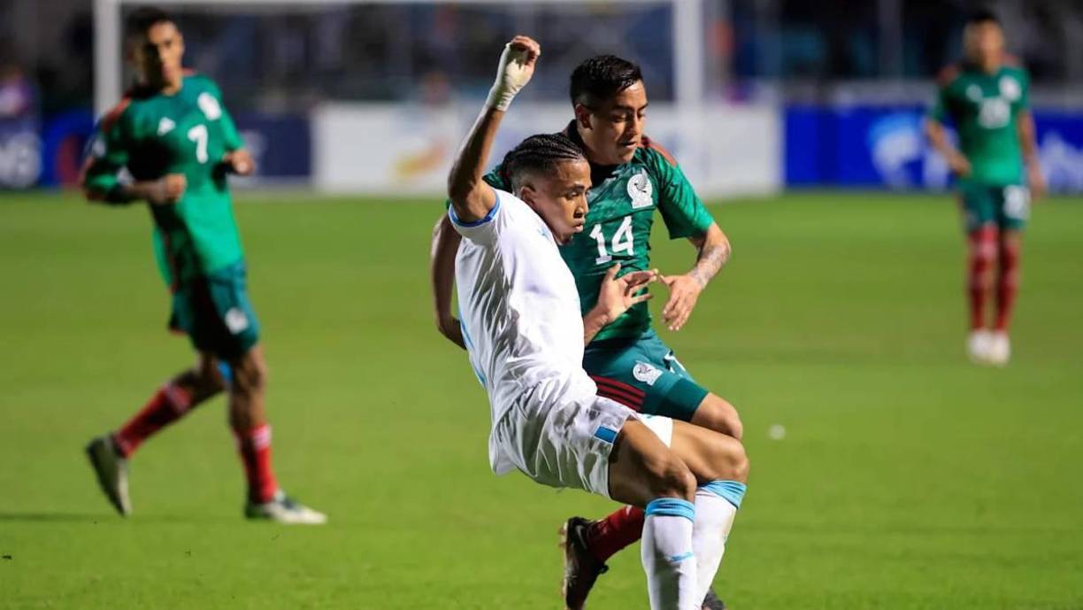 Rigoberto Rivas: Sería el sacrificado para la vuelta en el estadio Azteca. Jugó en la ida, pero al parecer en el juego el martes su lugar sería ocupado por Alberth lis.